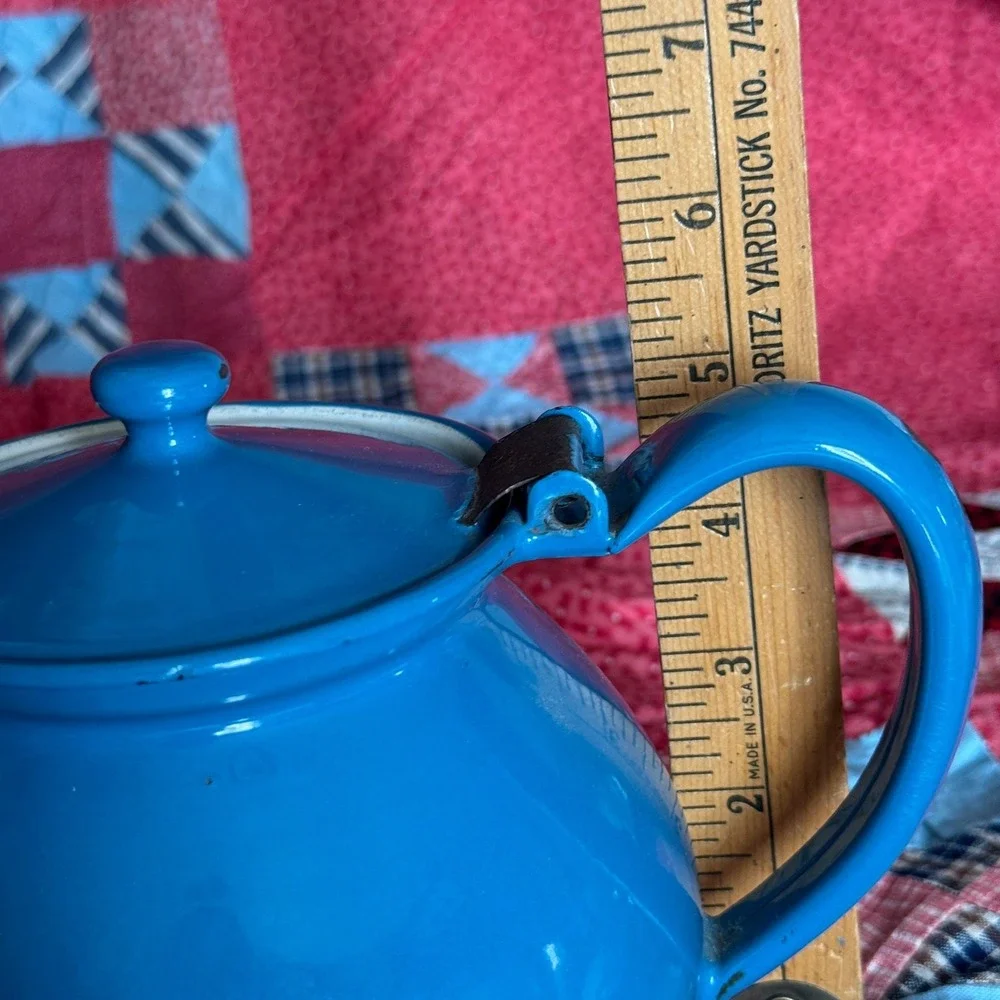 Vintage‎ Blue Enamelware Teapot Hinged Lid Farmhouse Rustic Kitchen Decor Retro